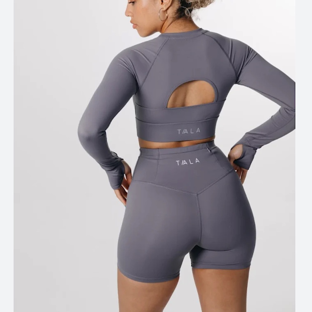 TALA SkinLuxe Crop Keyhole Long Sleeve Top in Tornada Grey Size Small